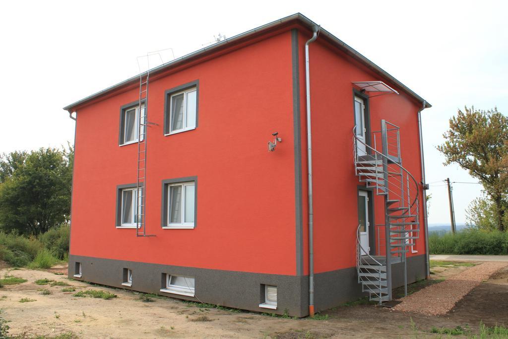 Penzion U Janky Dubnany Exterior photo